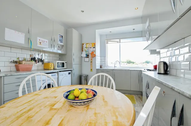 Beechcroft Road, Bushey, WD23, photo 2