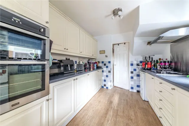 Photo 3 — Fullerton Way, Byfleet, West Byfleet,...