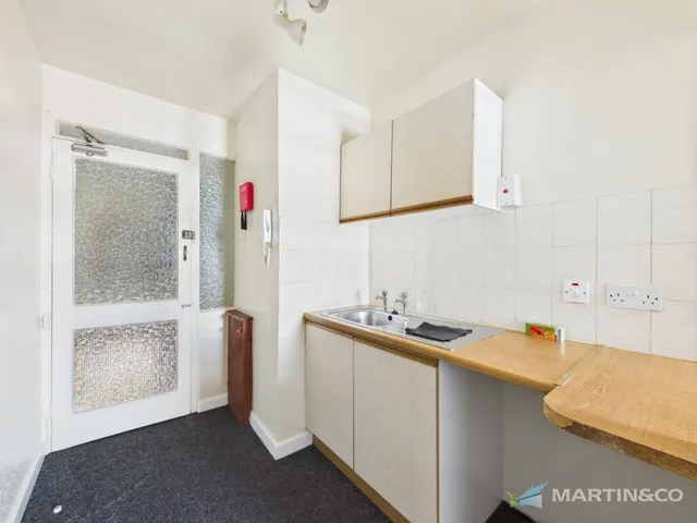 St Albans Road, Lytham St Annes, FY8, photo 2