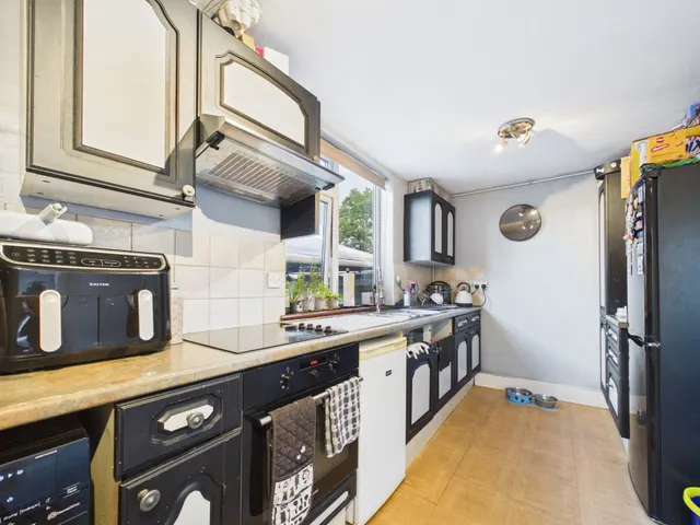 Kentwood Hill, Tilehurst, RG31, photo 3