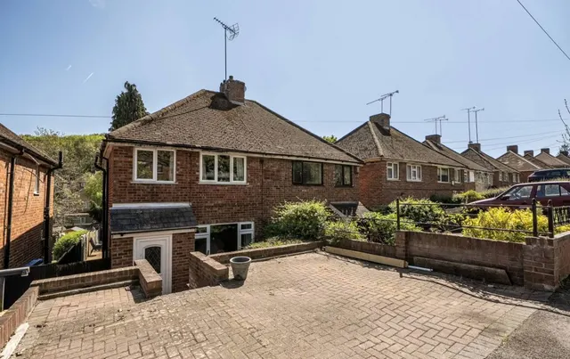 Kentwood Hill, Tilehurst, RG31, photo 1