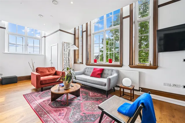 1 bedroom flat — Winchester Street, London, W3