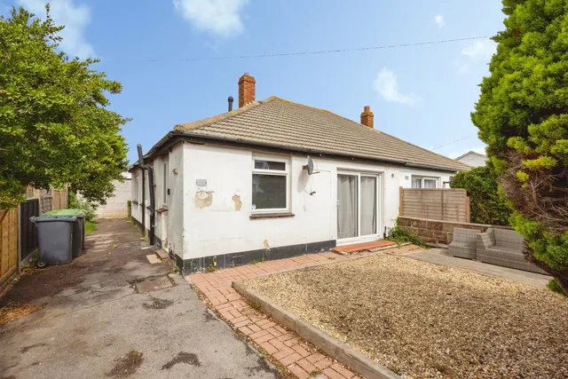 Southwood Road, Hayling Island, PO11, photo 1