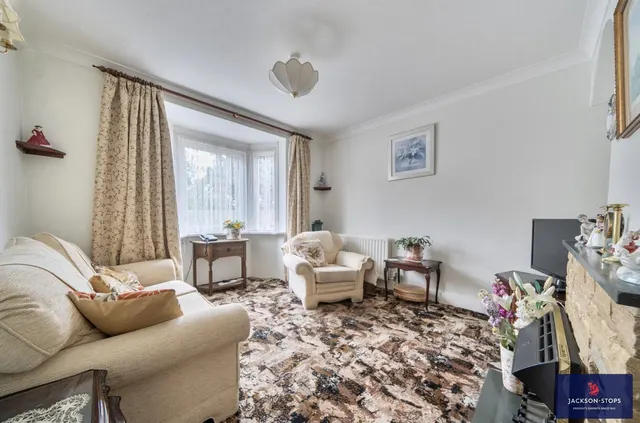 Mentone Avenue, Aspley Guise, MK17, photo 2