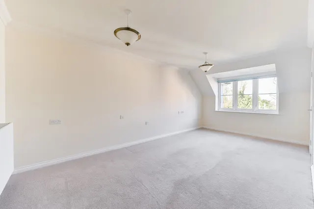 Photo 2 — Flat 37, Sanderson Lodge, SOUTH CROYDON