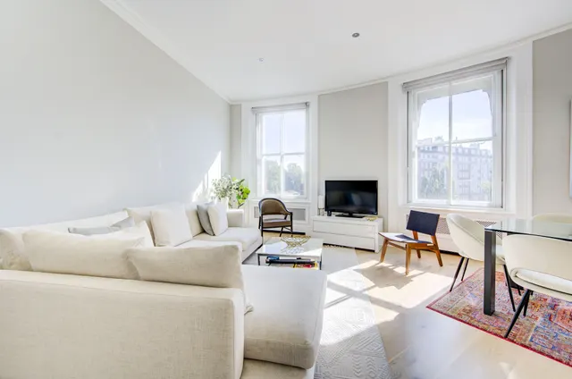 Photo 3 — 3 Egerton Court, Old Brompton Road, London