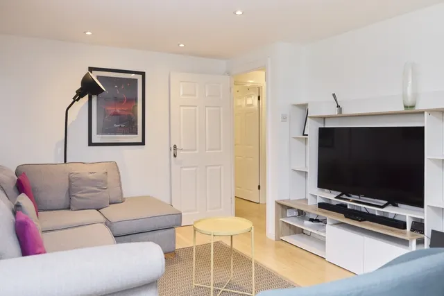 Photo 3 — Mapeshill Place London NW2