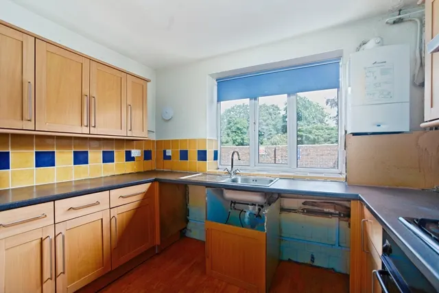 Addiscombe Road, Croydon, CR0, photo 3