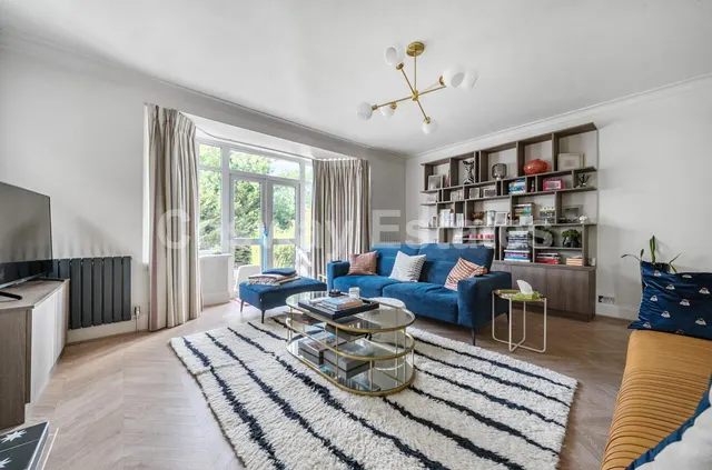 Photo 3 — Hillside Grove, Mill Hill, NW7, London