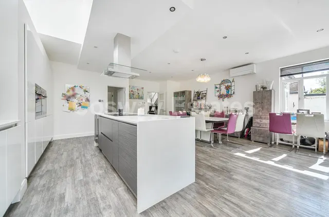 Photo 2 — Hillside Grove, Mill Hill, NW7, London