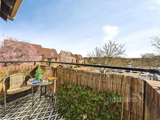 Maiden Place, Lower Earley, RG6, photo 1