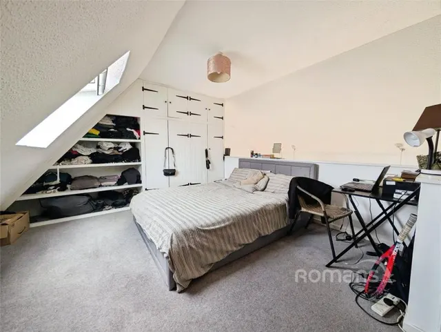 Maiden Place, Lower Earley, RG6, photo 3