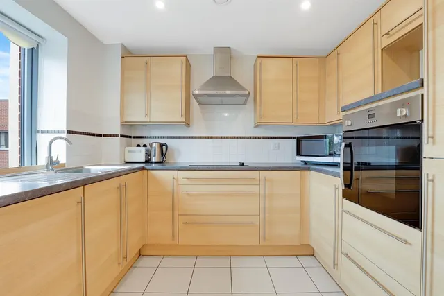 Shotfield, Wallington, SM6, photo 2