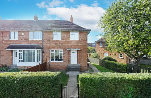 Fillingfir Walk, Leeds, LS16, photo 1