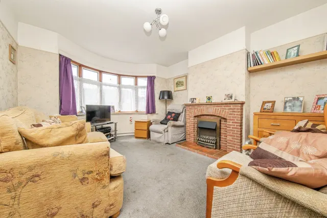 Photo 2 — Bedford Road, Holland-On-Sea, Clacton-On-Sea