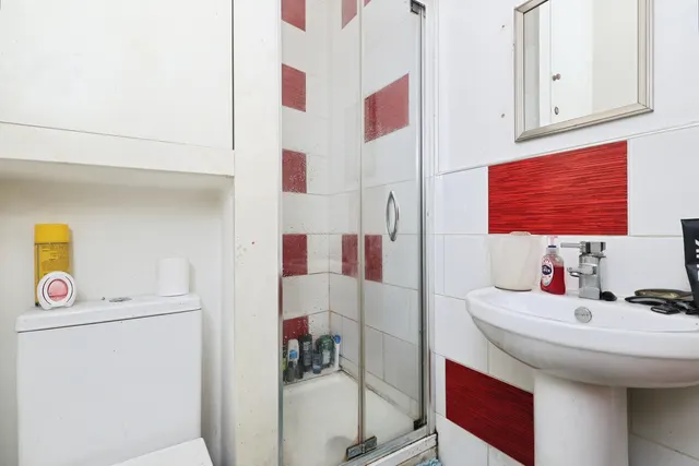 Bradford Road, Keighley, BD21, photo 2