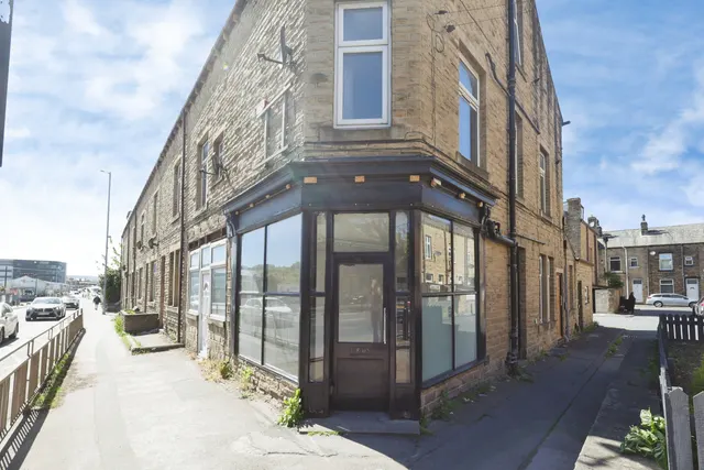 Bradford Road, Keighley, BD21, photo 1