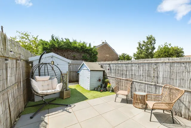 Stoneleigh Drive, Carterton, OX18, photo 3