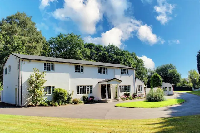 Dixons Hill Close, North Mymms AL9 7EG, photo 1
