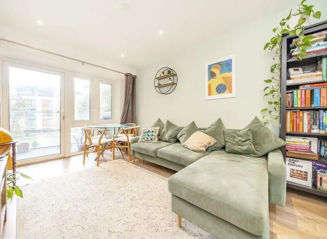 Longfield Avenue, Ealing, W5, photo 3