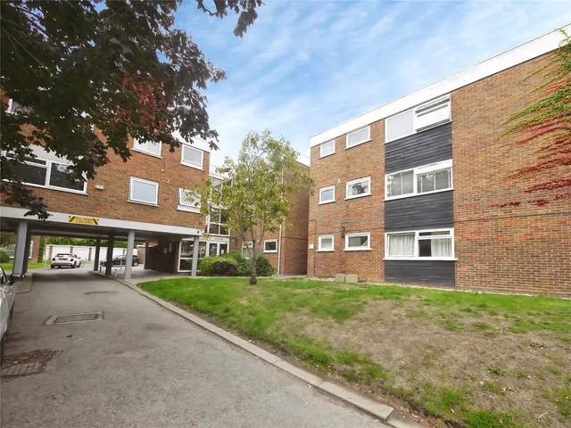Hutton Road, Shenfield, CM15, photo 1
