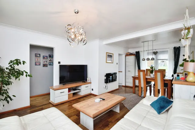 Photo 3 — Bryngwyn Bach, Dafen, Llanelli