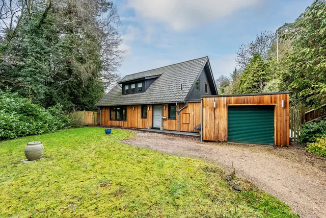 Woodhurst Lane, Oxted, RH8, photo 1