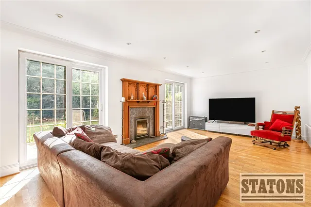 Photo 3 — Rockways, Arkley, Hertfordshire, EN5 3JJ
