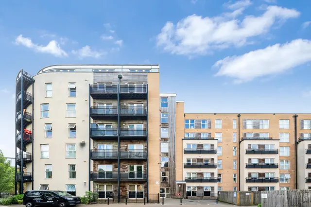 Lanadron Close, Isleworth, TW7, photo 1