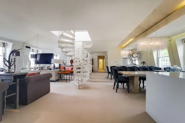 Photo 2 — Flat 7, 59-61 Onslow Gardens, London
