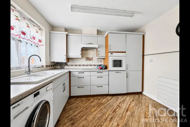 Crowstone Road, Westcliff-On-Sea, SS0, photo 2