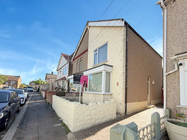 Hadfield Road, Stanford-Le-Hope, SS17, photo 1