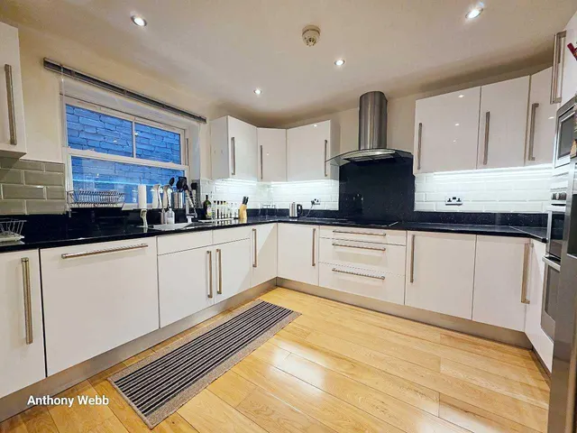 Hazelwood Lane, Palmers Green, N13, photo 1