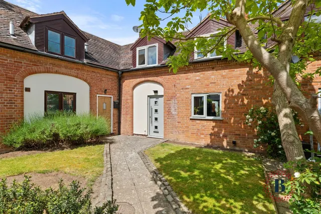 Cedar Tree Farm, Fosse Way, Radford Semele, Leamington Spa, photo 1