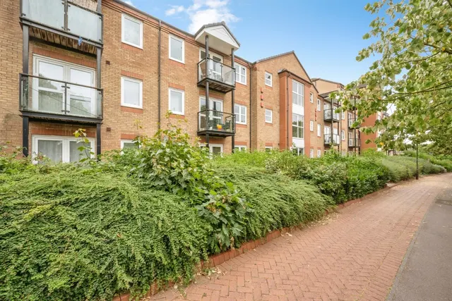 Lakeside Boulevard, Doncaster, South Yorkshire, DN4, photo 1