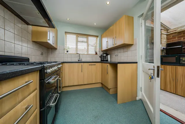 Photo 3 — Ash Grove, Harefield, UB9