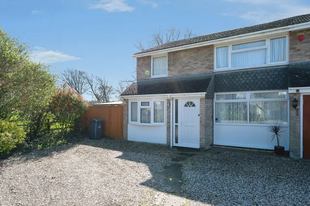 Richmond Close, Hayling Island, PO11, photo 2