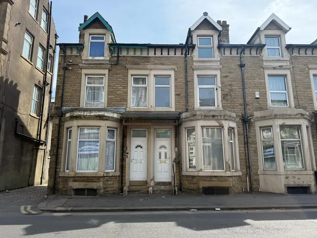 Euston Grove, Morecambe, LA4, photo 1