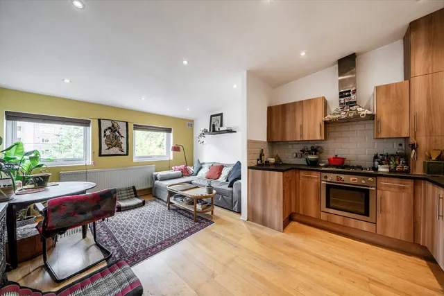 Photo 2 — East Dulwich Road, SE15