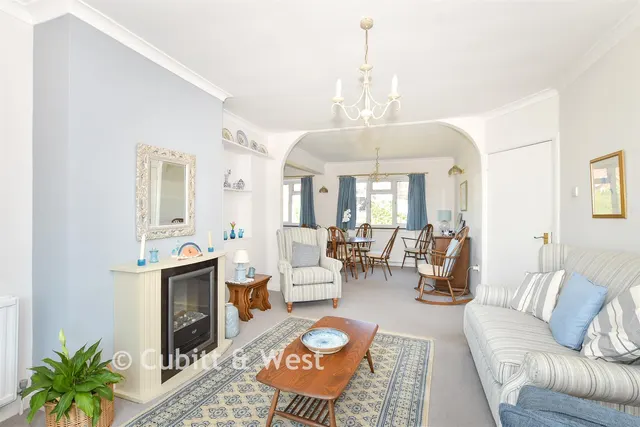 High Street, Dormansland, RH7, photo 3