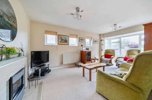 Kingsmead Gardens, Middleton-On-Sea, PO22, photo 2