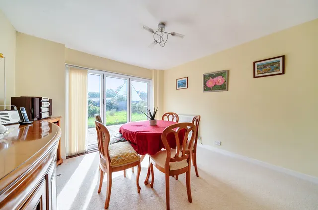 Kingsmead Gardens, Middleton-On-Sea, PO22, photo 3