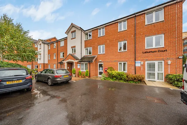 Harefield Road, North Uxbridge, UB8, photo 1