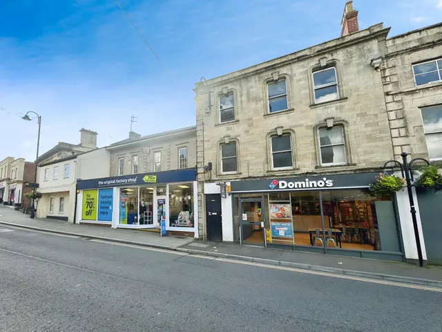 High Street, Warminster, BA12, photo 1