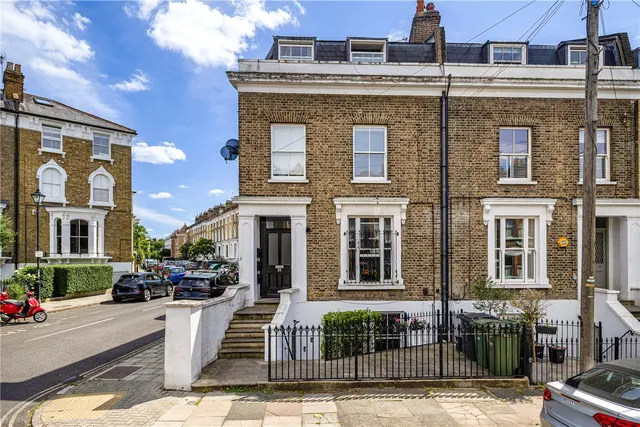 Fitzwilliam Road, London, SW4, photo 1
