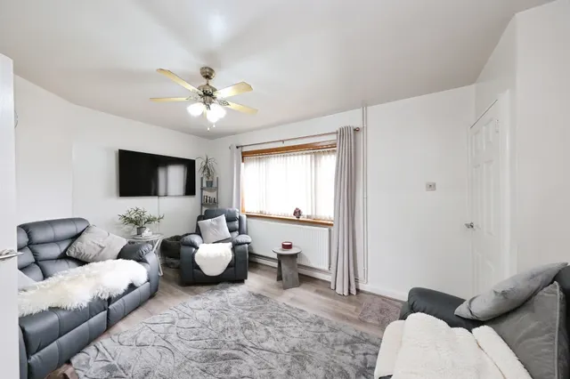 Chesterfield Road, Holmewood, S42, photo 3