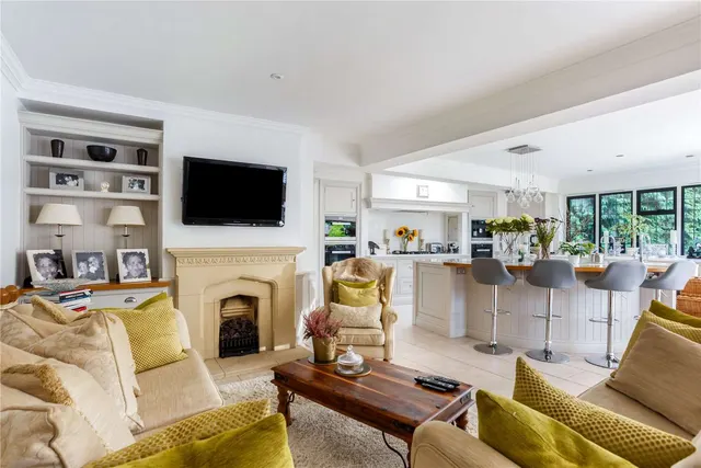 Photo 2 — Beech Waye, Gerrards Cross, Buckinghamshire, SL9 8BL