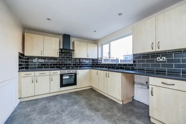 Photo 2 — Winscombe Mount, Clifton, Nottingham, NG11