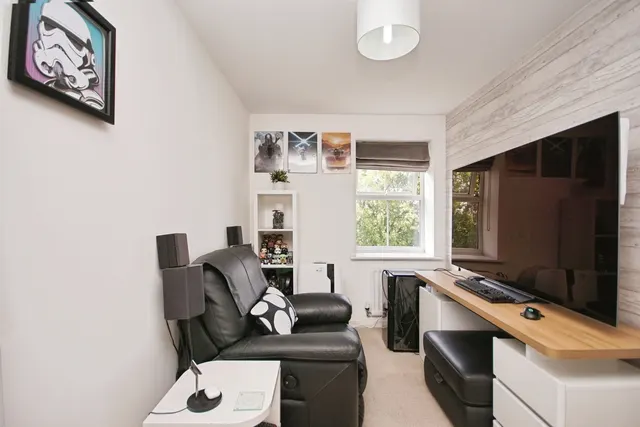 Photo 3 — Oak Leaze, Patchway, Bristol, Gloucestershire, BS34