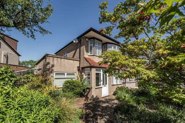 Grosvenor Vale, Ruislip, HA4, photo 1
